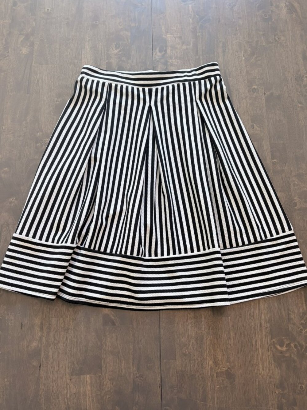 Faith and Joy Black and White Striped Fit and Flare Skater Skirt Size Large - Picture 7 of 7